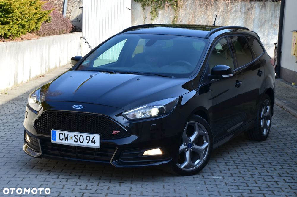 Ford Focus 2.0 TDCi ST mit Leder-Exclusiv-Paket - 1