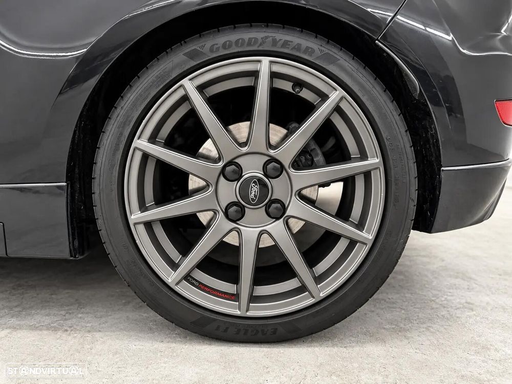 Ford Fiesta 1.6 EcoBoost ST - 36