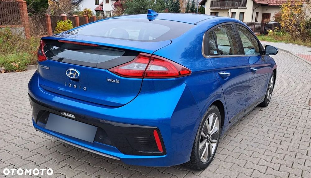 Hyundai IONIQ Hybrid Platinum - 2