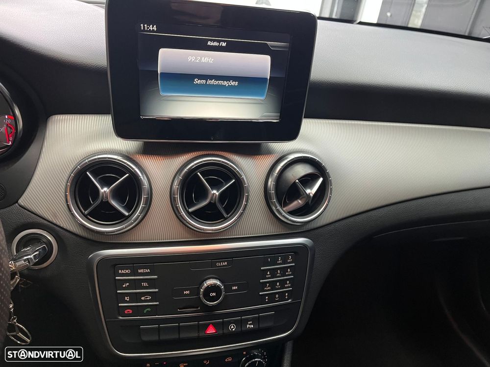 Mercedes-Benz CLA 200 CDI Urban - 13