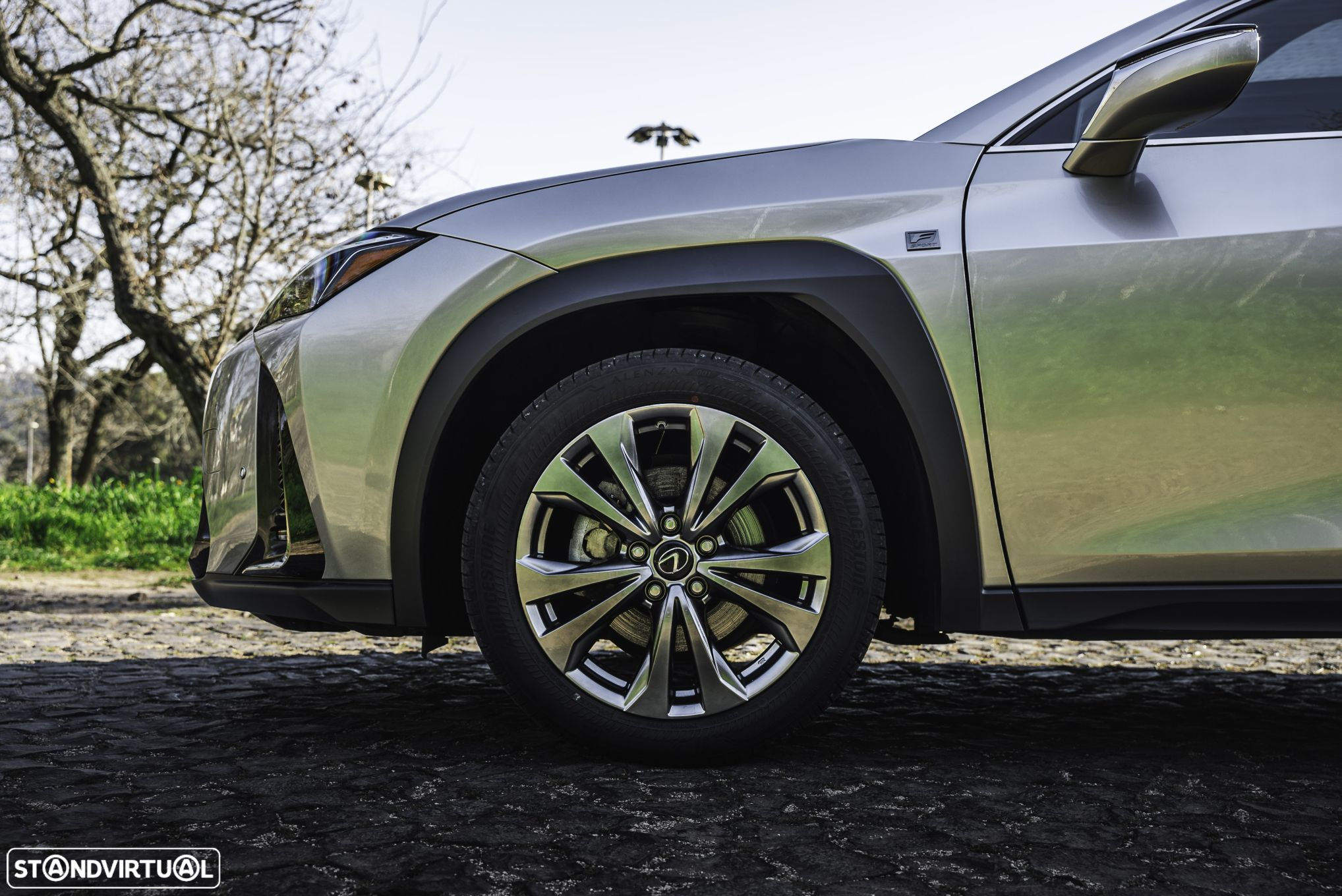 Lexus UX 250h Sport (Ecrã 12.3) - 36