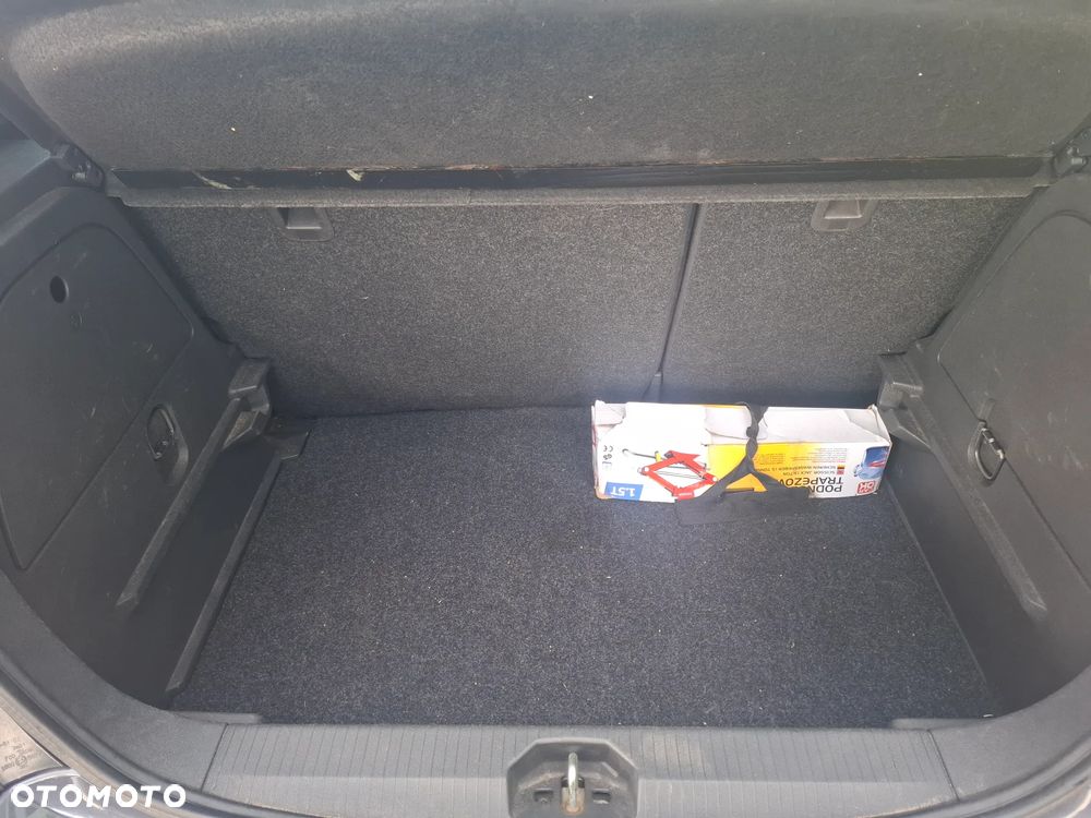 Opel Corsa 1.2 16V Enjoy - 10