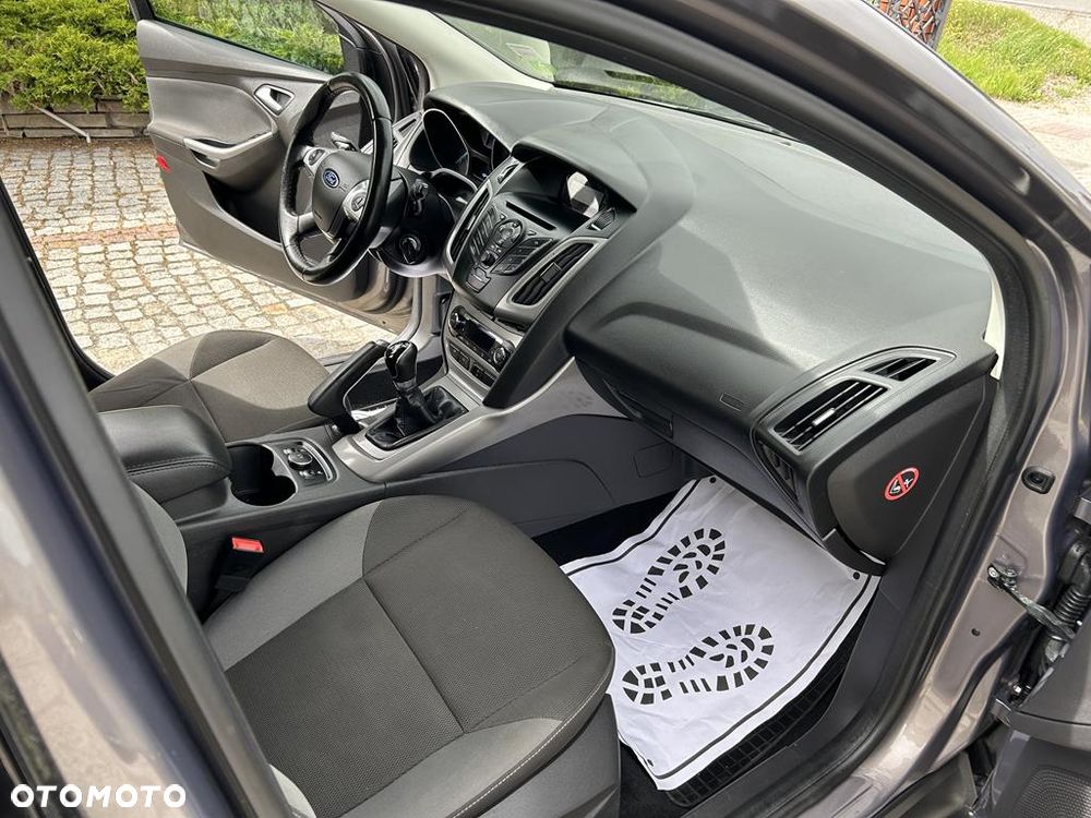 Ford Focus - 30