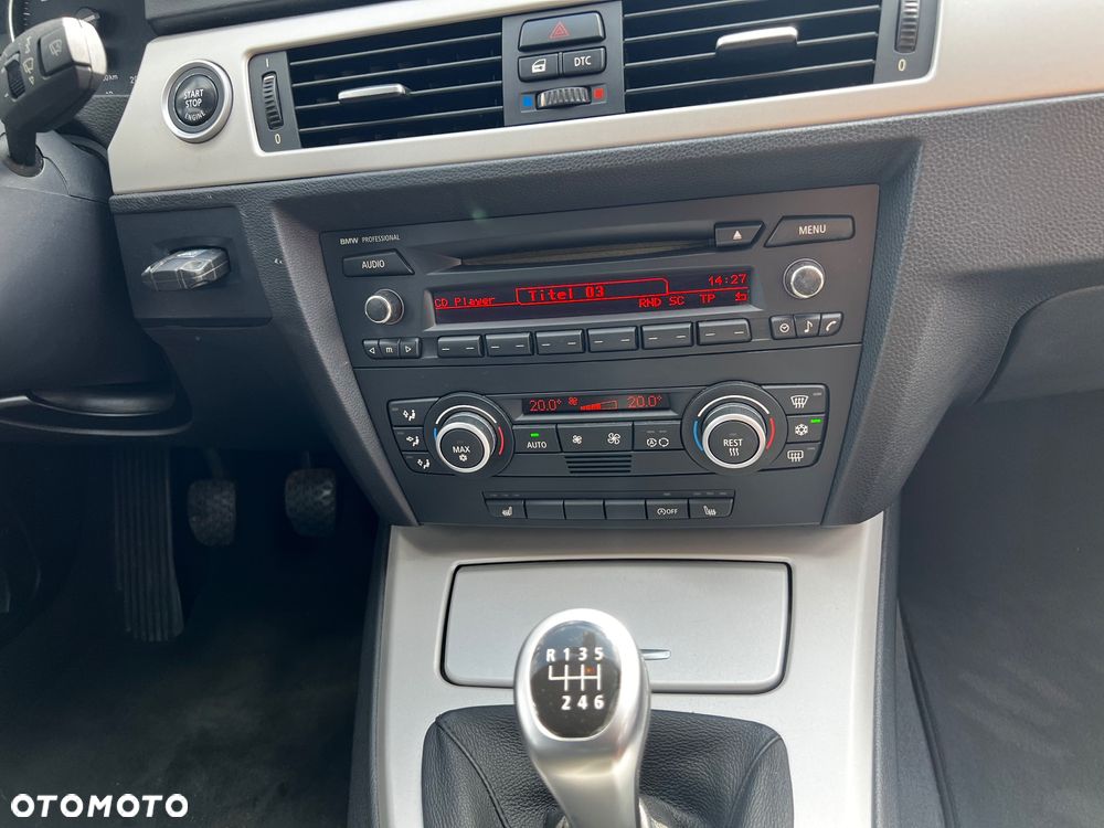 BMW Seria 3 318i - 12