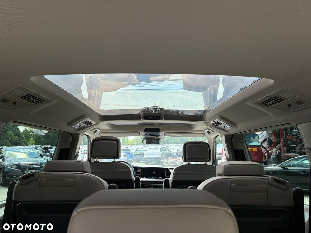 Volkswagen Multivan - 21