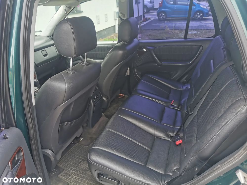Mercedes-Benz ML - 9