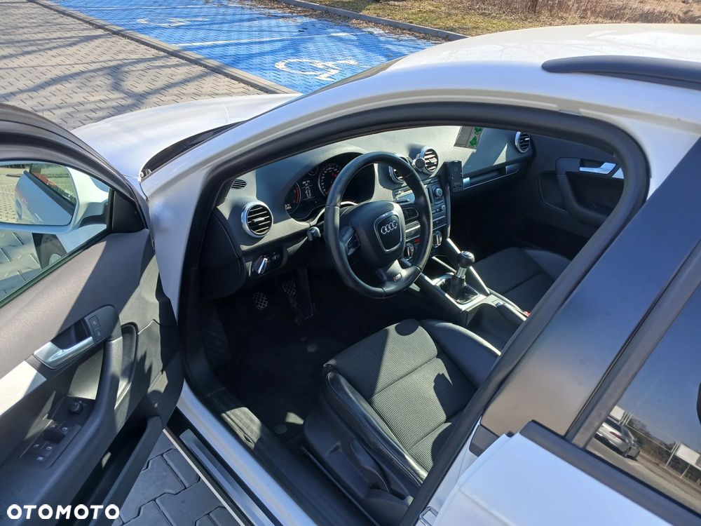 Audi A3 Sportback 2.0 TDI DPF Ambition - 11