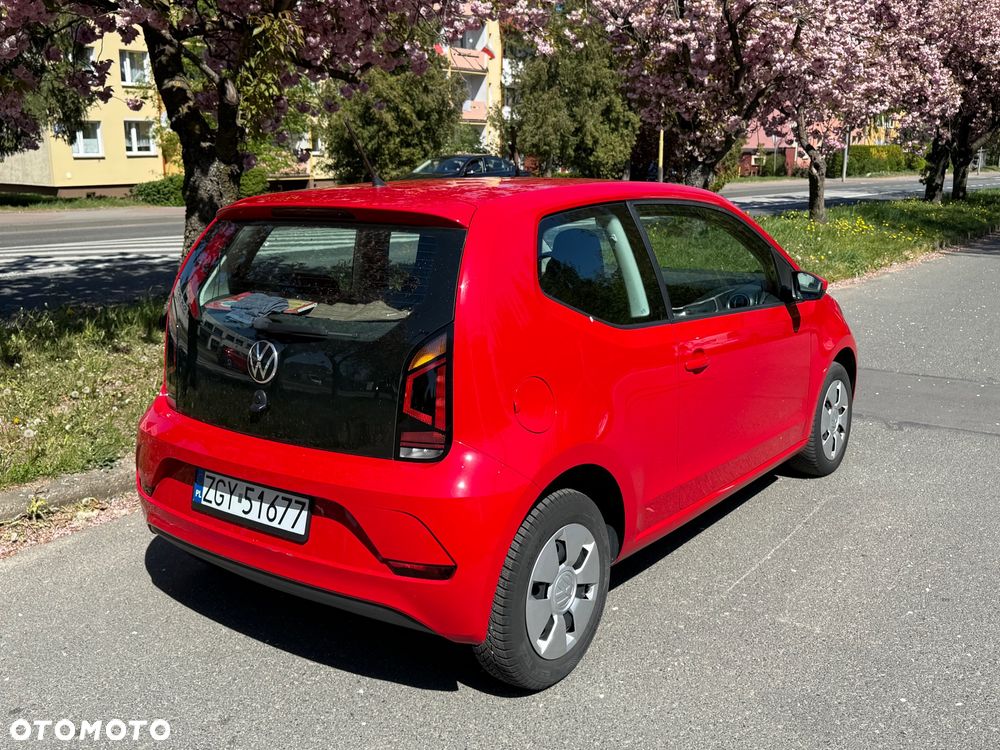 Volkswagen up! Active - 6