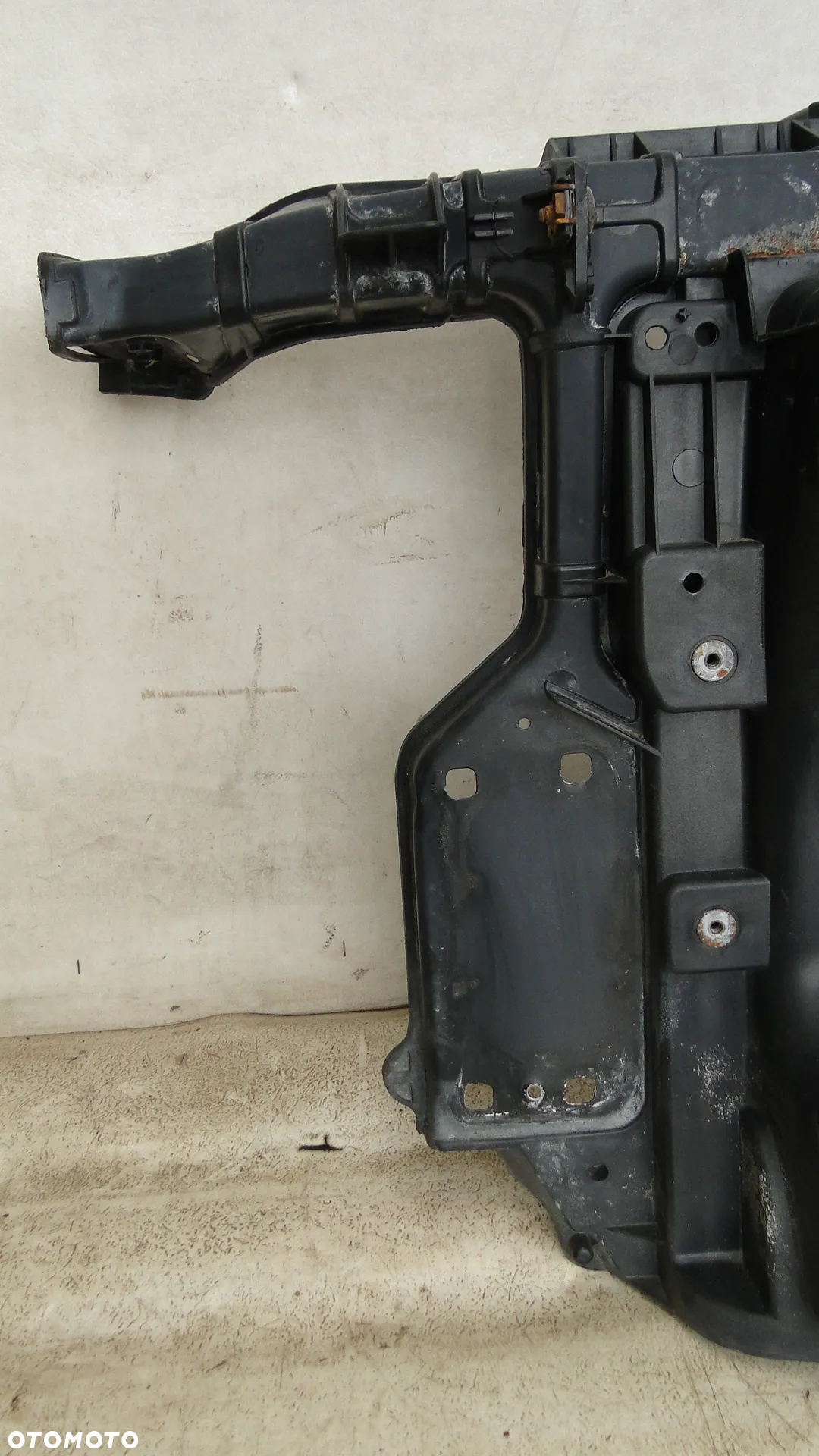 BMW 1 E87 E88 E82 E81 PAS PRZEDNI WZMOCNIENIE CZOŁOWE 2.0D - 2