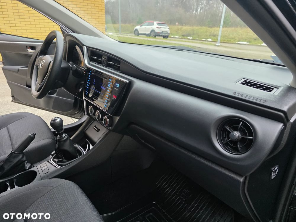 Toyota Corolla 1.6 Active EU6 - 25