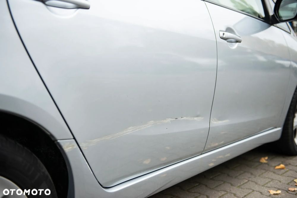 Mitsubishi Grandis 2.0 DI-D 6-Sitzer Intense - 40