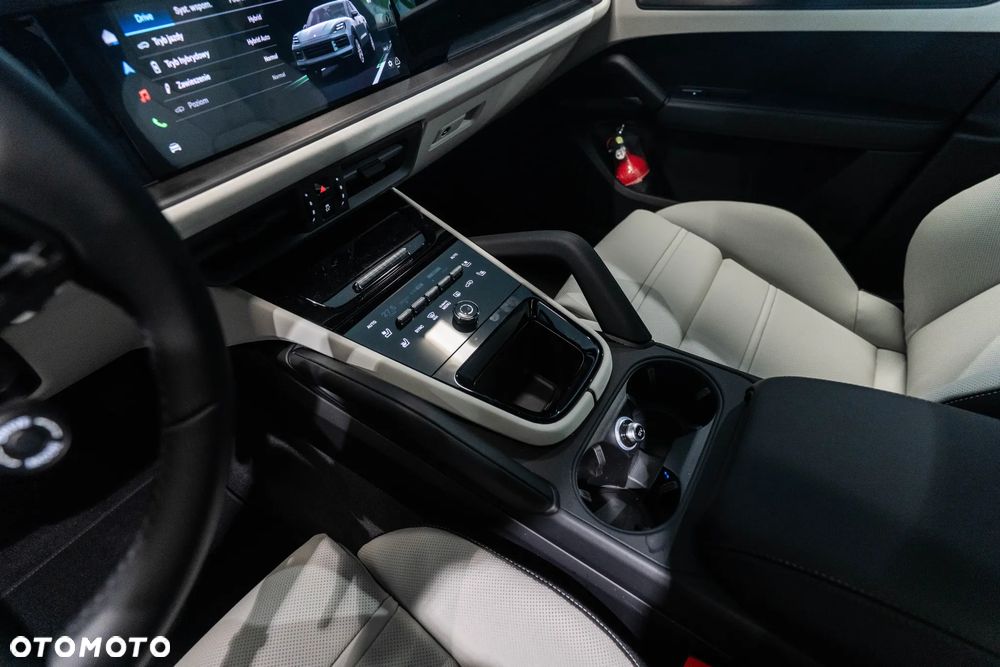 Porsche Cayenne E-Hybrid PHEV Black Edition - 28