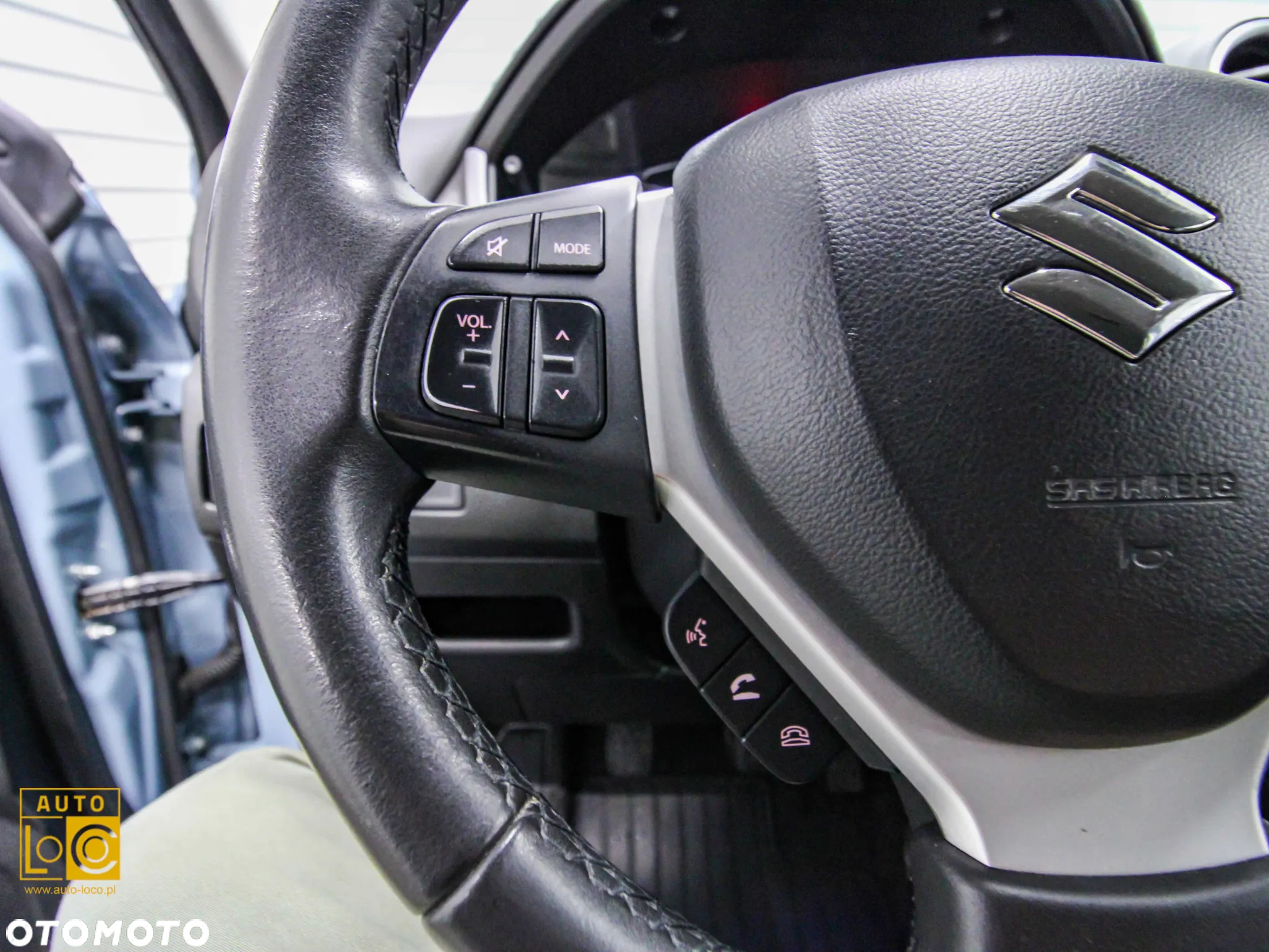 Suzuki Vitara 1.0 Boosterjet Premium 2WD - 26