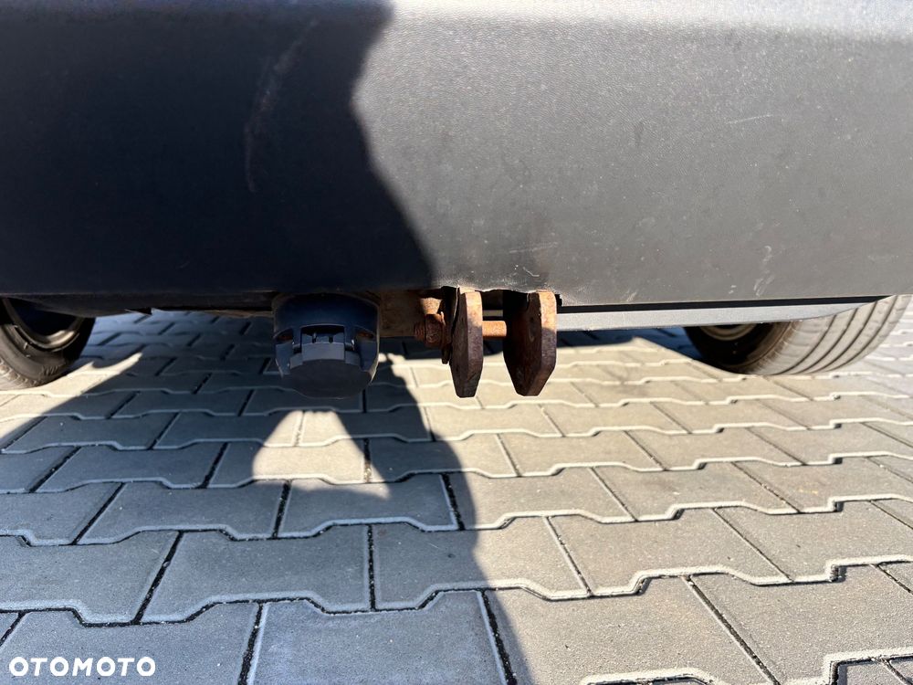 Volkswagen Jetta 1.9 TDI Comfortline - 34