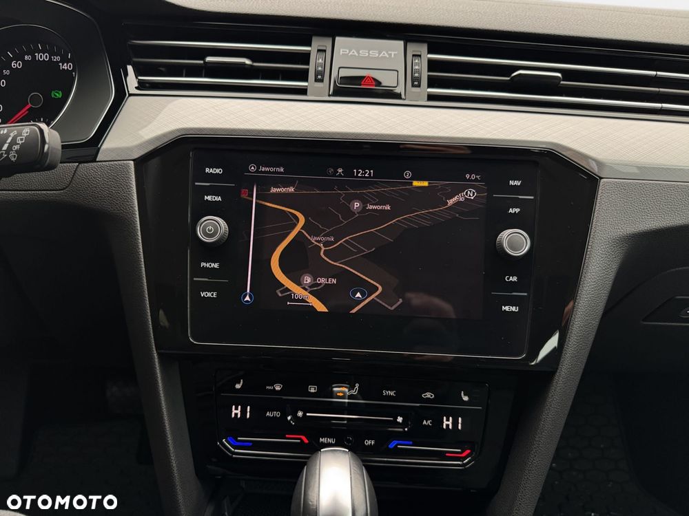 Volkswagen Passat Variant 2.0 TSI Business DSG - 18