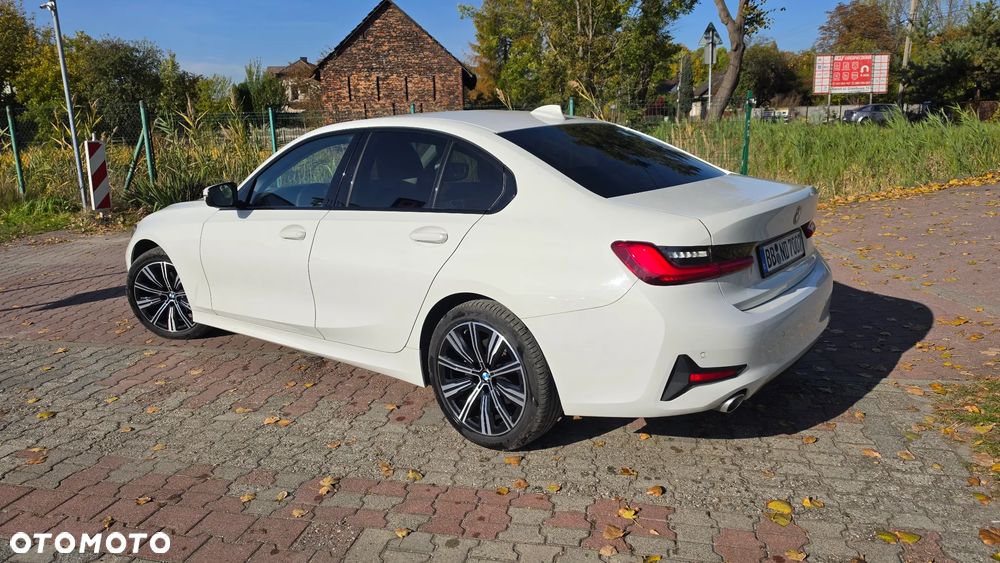 BMW Seria 3 318d Sport Line - 35