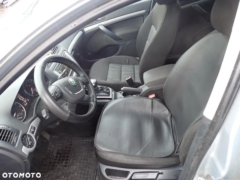 CZĘŚCI - Skoda Octavia II 1,4 TSI CAXA 122KM FILM LIFT HB AT MPH lakier 9156 INDEX - 9681 - 12