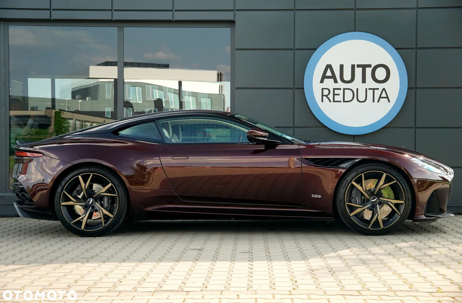 Aston Martin DBS Superleggera Standard - 9