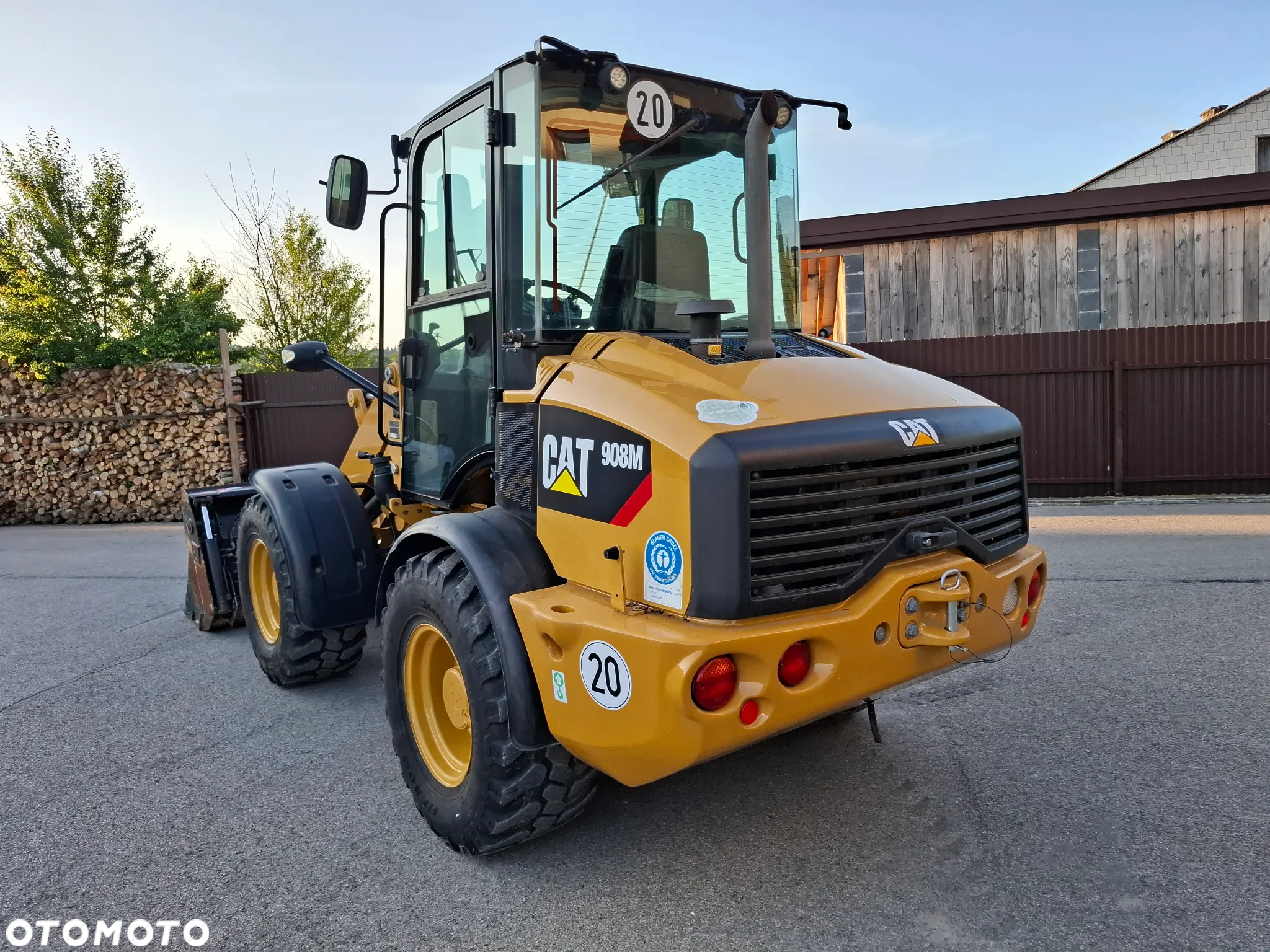 Caterpillar CAT 908 M - 5