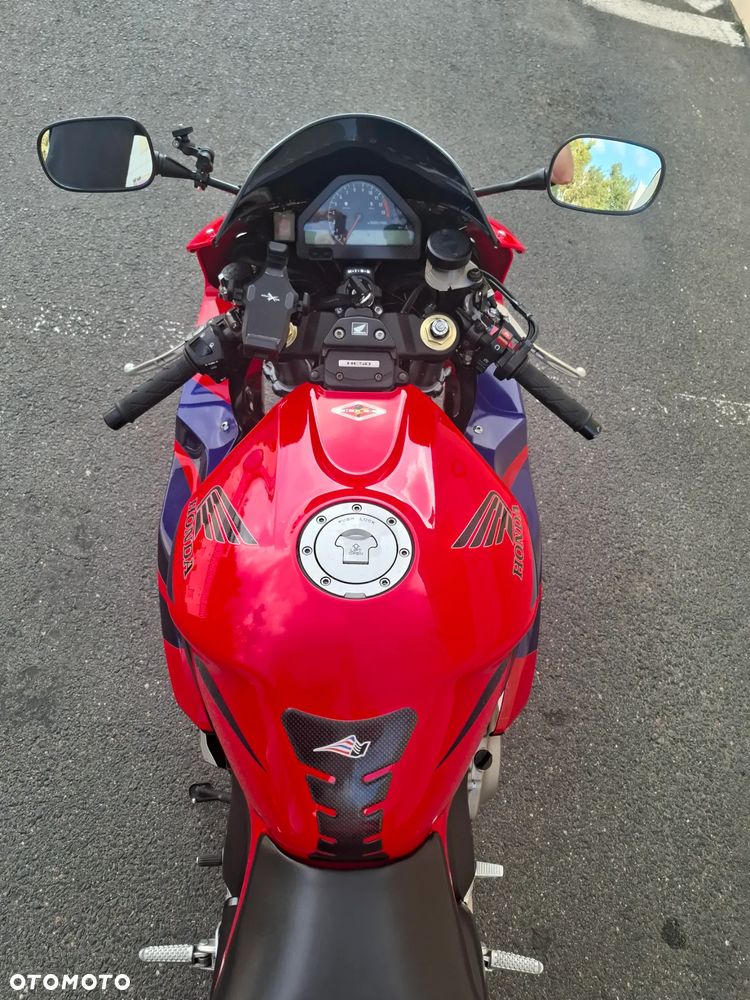 Honda CBR - 9