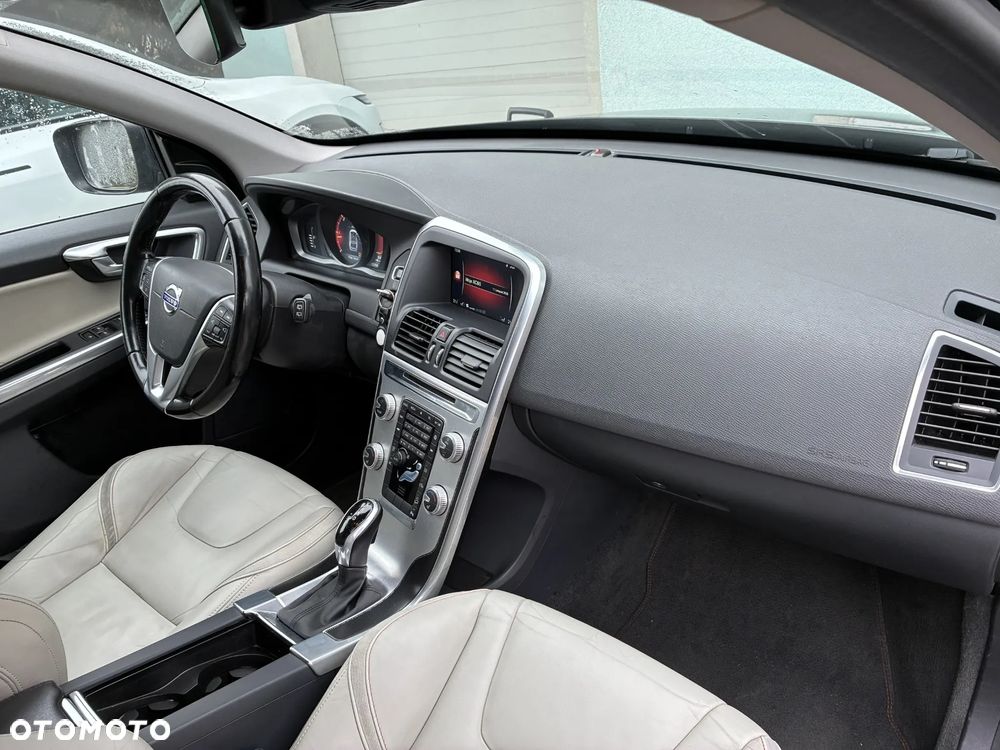 Volvo XC 60 D4 AWD Ocean Race - 13