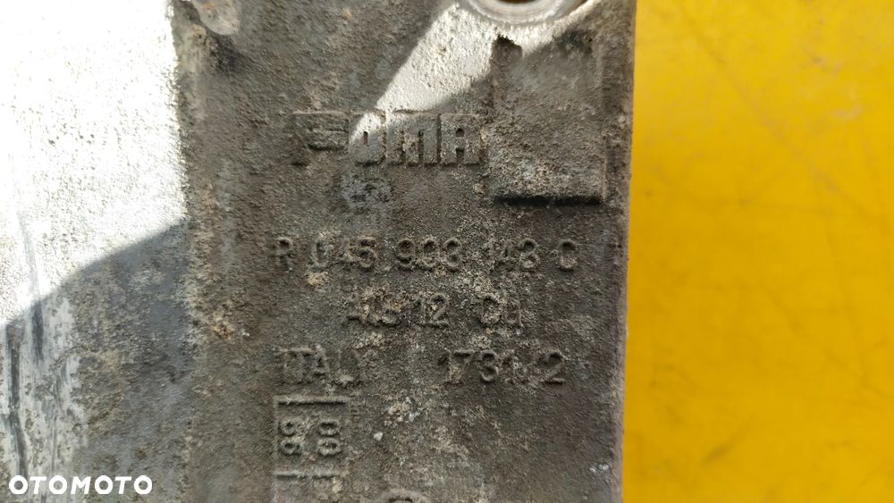 Volkswagen OE 045903143C łapa silnika - 2