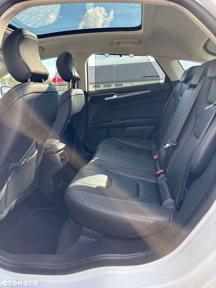Ford Mondeo 2.0 EcoBlue Titanium - 14