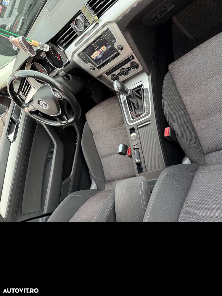 Volkswagen Passat Variant 2.0 TDI DSG Comfortline - 8