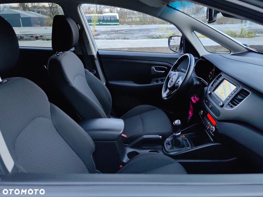 Kia Carens 1.7 CRDi 141 UEFA EURO 2016 - 21
