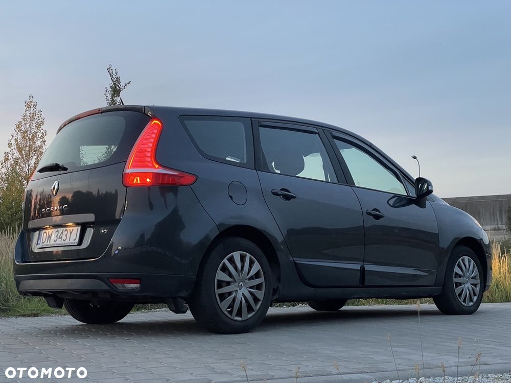 Renault Grand Scenic - 13
