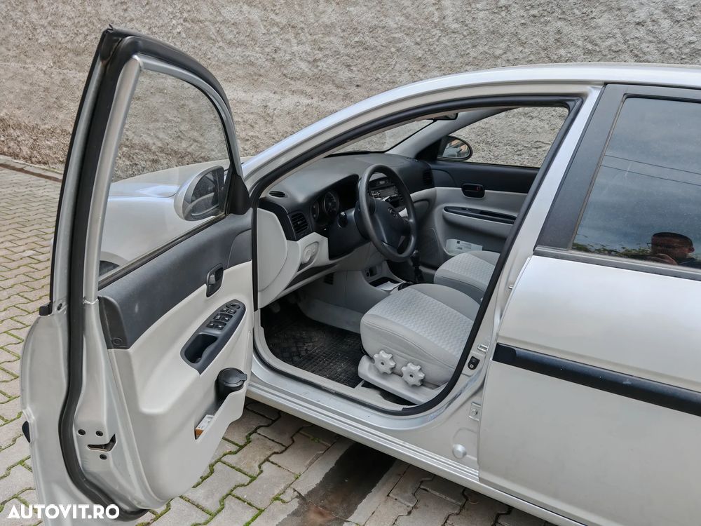 Hyundai Accent MC 14 DOHC 4DR GL CLASSIC - 7