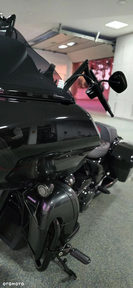 Harley-Davidson Touring Road Glide - 11
