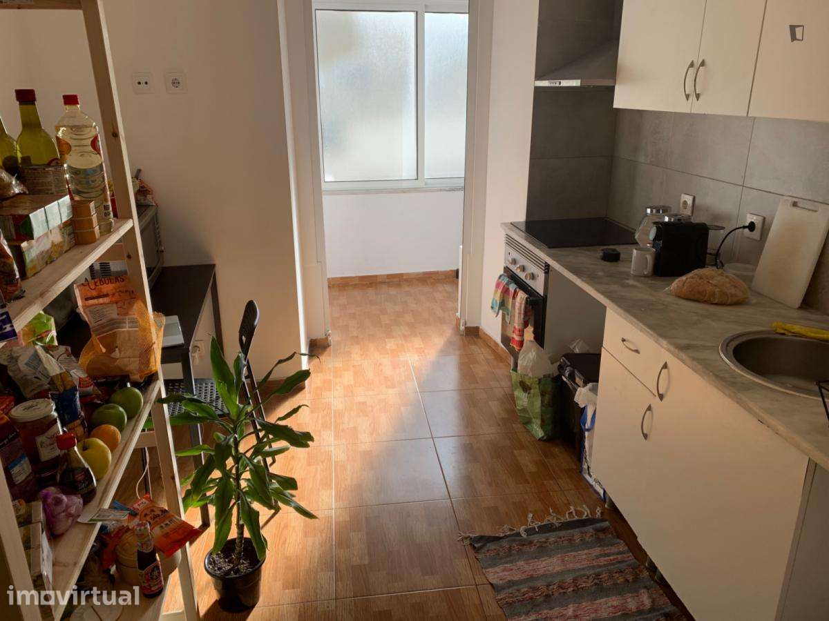 Quarto - localizado em Santa Apolónia Lisbon - Grande imagem: 4/7