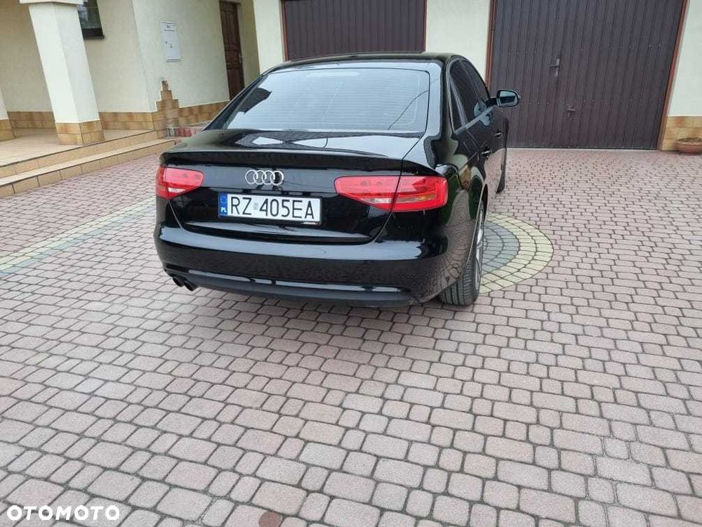 Audi A4 Limousine - 4