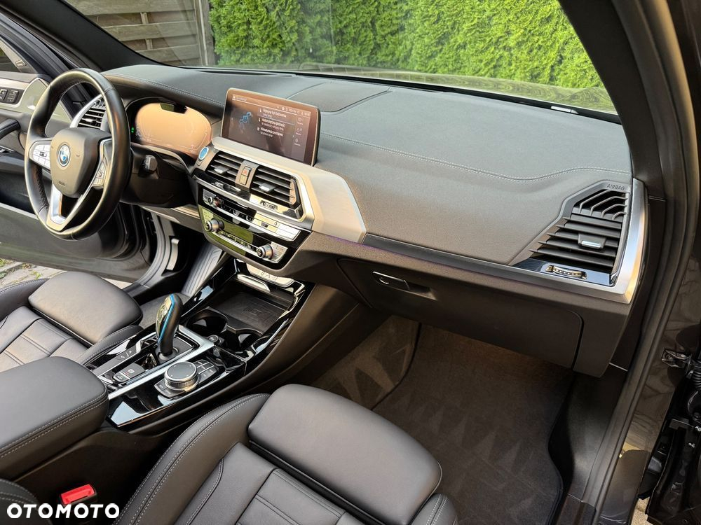 BMW iX3 80kWh Impressive - 38