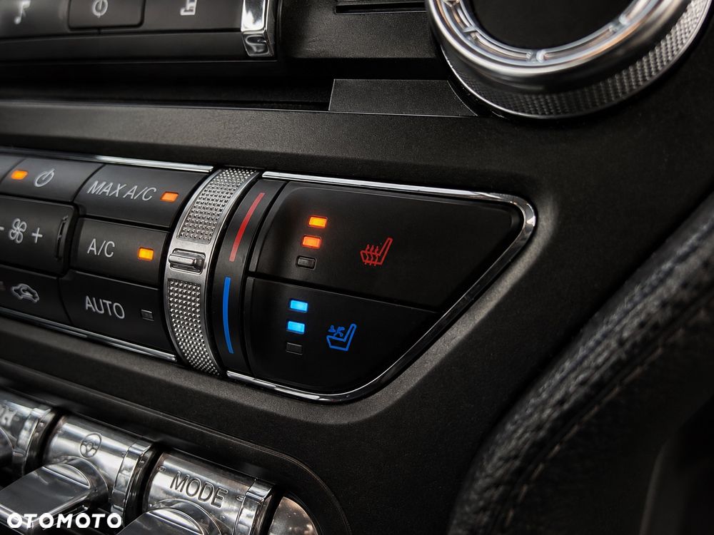 Ford Mustang - 27