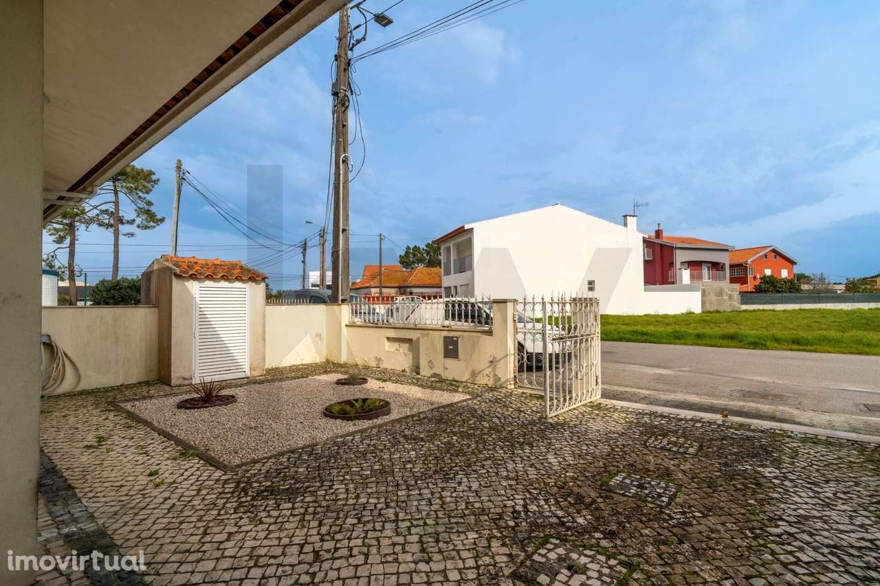 Moradia T4 Exclusiva: Conforto Moderno e Localização Privilegiada - Grande imagem: 5/49