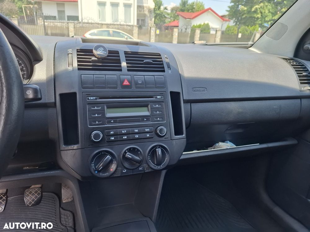 Volkswagen Polo 1.2 Attractive - 2