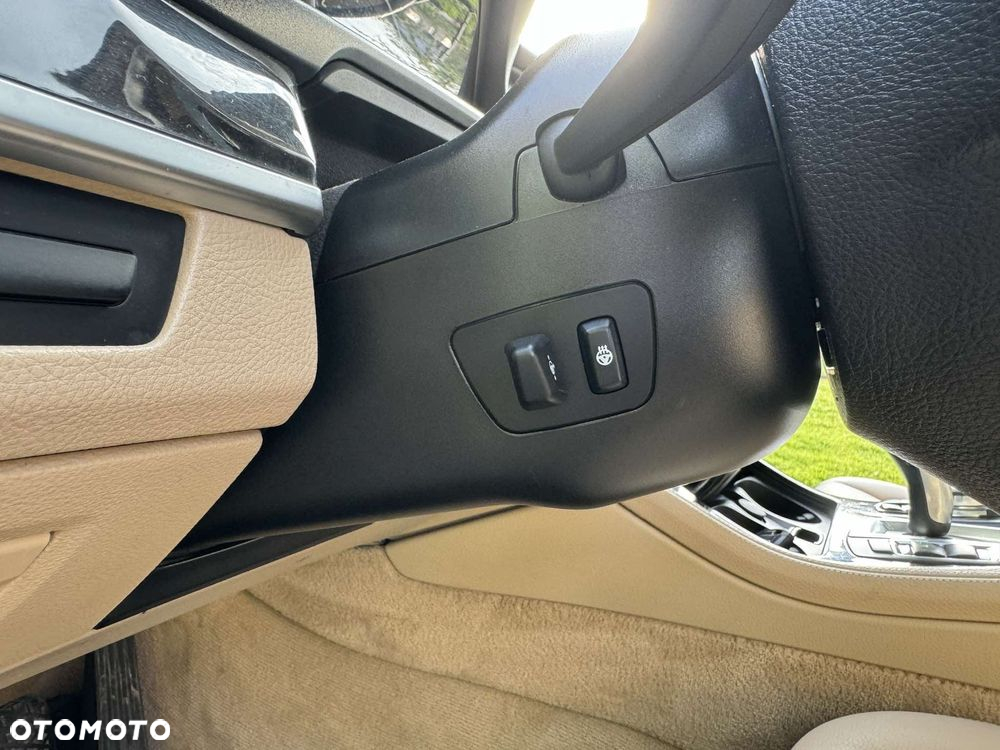 BMW Seria 5 528i xDrive - 21