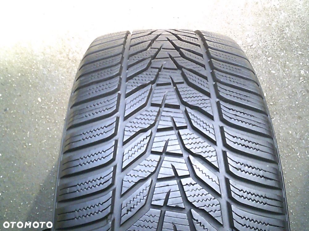 HANKOOK Winter I'Cept Evo3 W330 245/45R19 7,5mm 2024 - 1