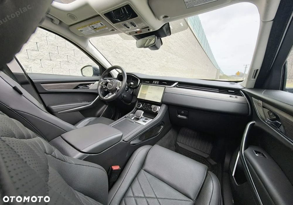 Jaguar F-Pace P250 AWD R-Dynamic S - 8