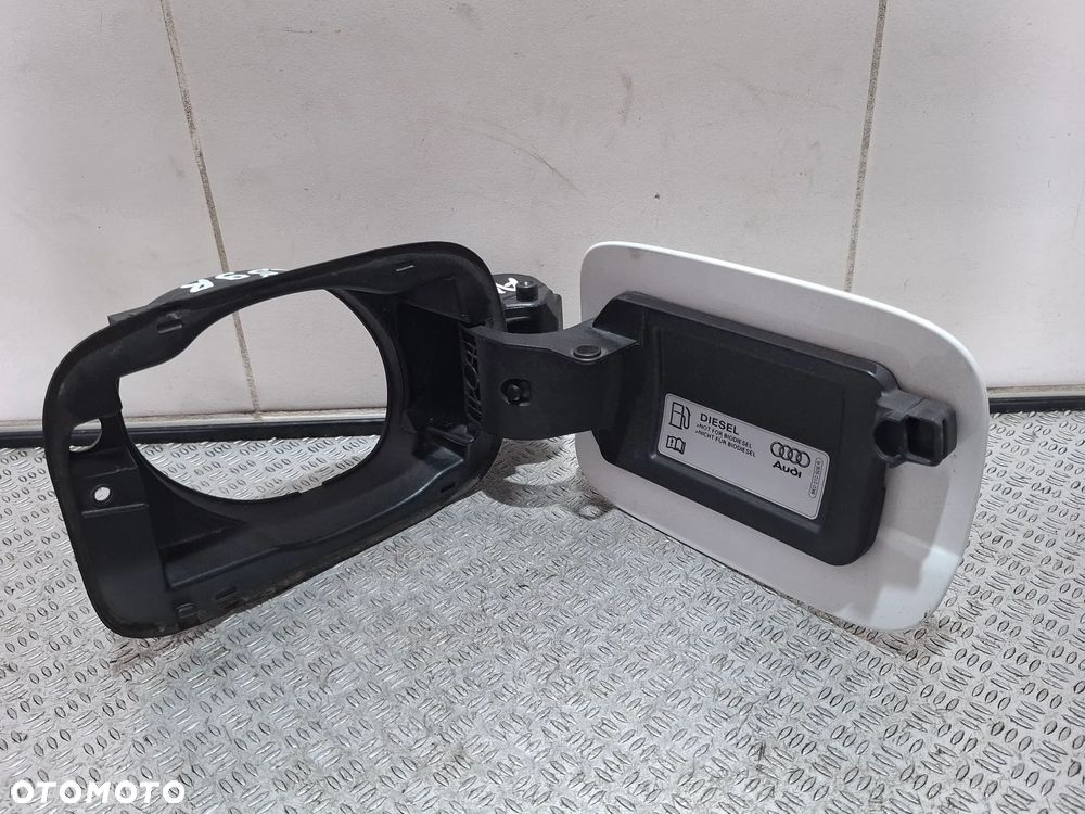 Klapka wlewu paliwa Audi A4 B8 2,0 TDI 2013 rok kolor LS9R nr 8K0809999A - 3