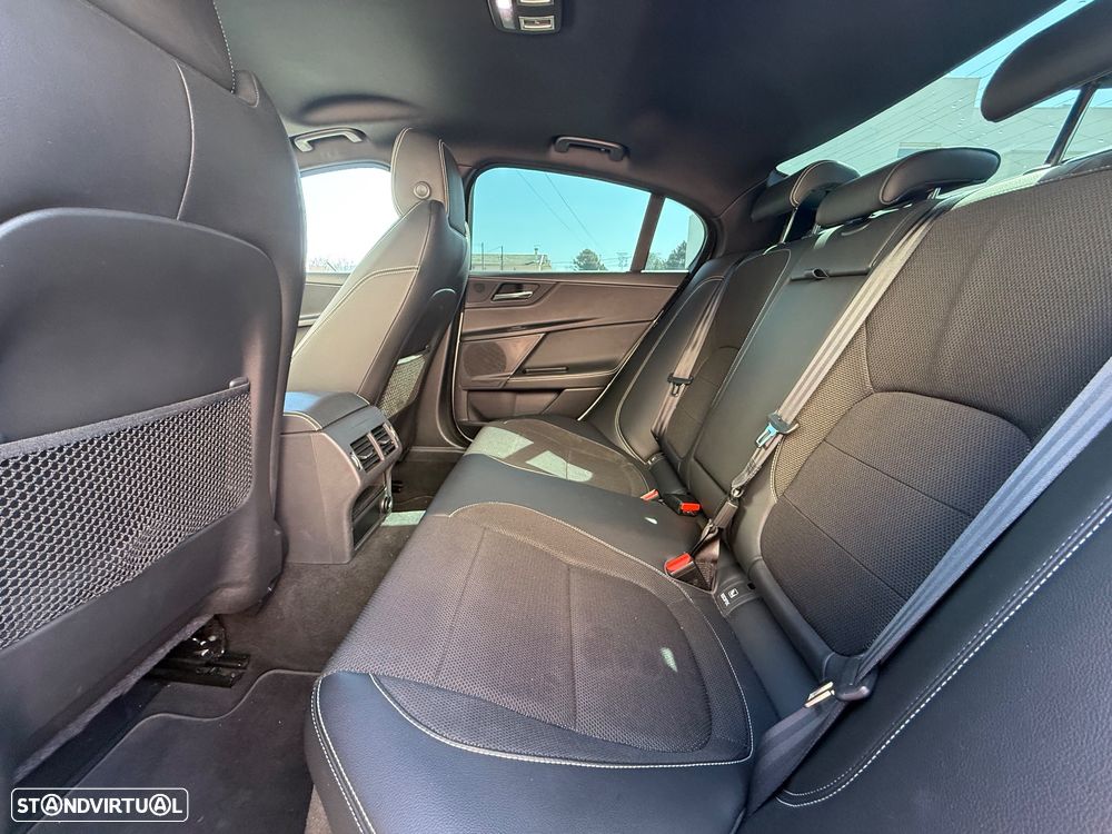 Jaguar XE 20d AWD Aut. R-Sport - 14