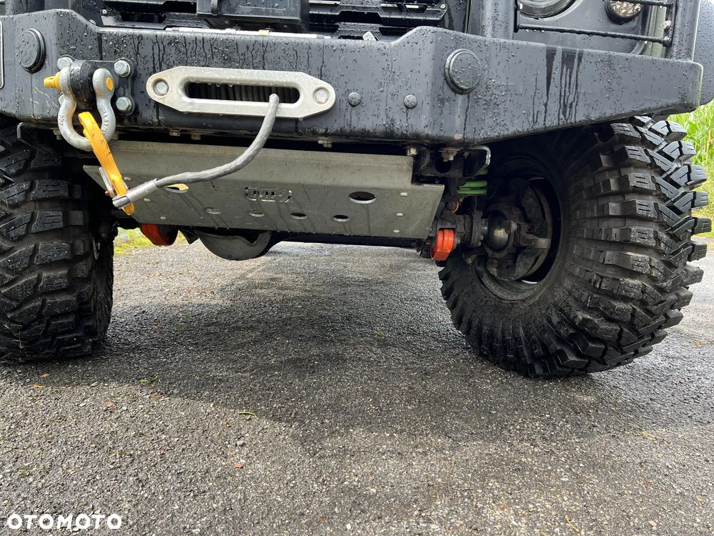 Land Rover Defender 2.5 TDI - 10