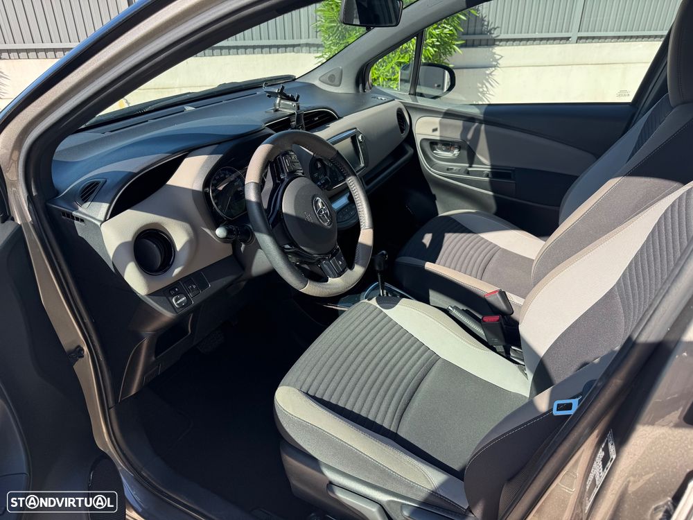 Toyota Yaris 1.5 HSD Square Collec.Grey - 8