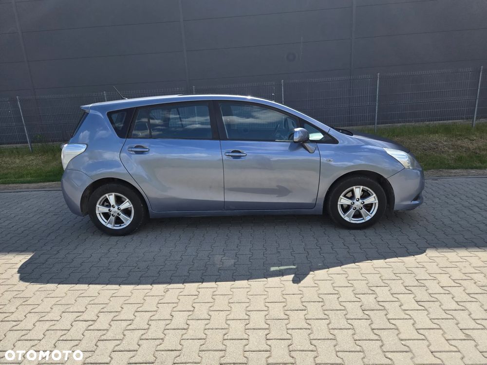 Toyota Verso 1.8 Sol - 10