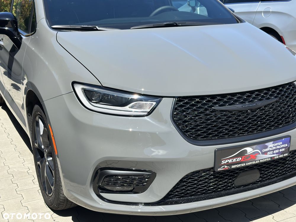Chrysler Pacifica - 13