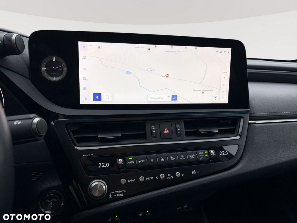 Lexus ES - 16