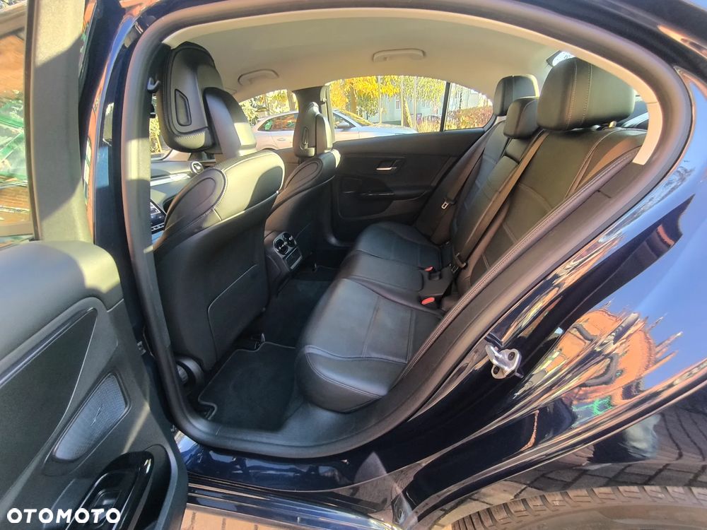 Mercedes-Benz Klasa C 180 mHEV - 20