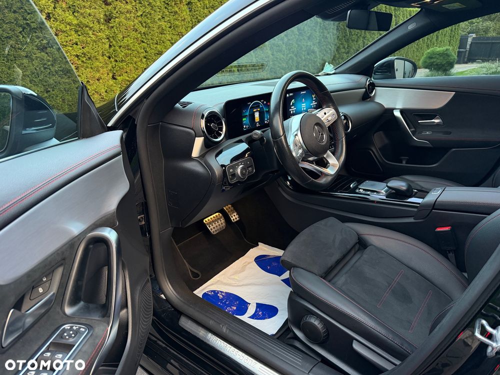 Mercedes-Benz CLA 250 e 8G-DCT AMG Line - 11